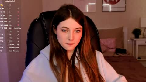 Snapshot of kimmie_shine chatting on May 29, 2:15 pm Your Kimmie follow me online show from May 29, 2:15 pm