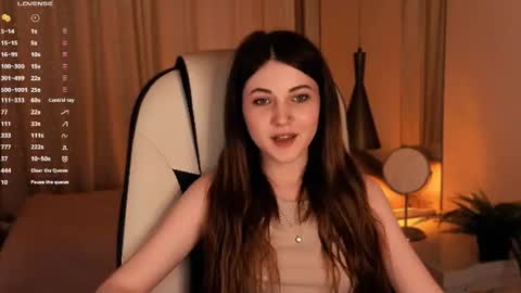 Snapshot of kimmie_shine chatting on June 15, 7:43 am Your Kimmie follow me online show from June 15, 7:43 am