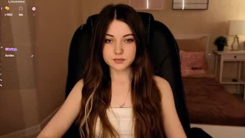 Snapshot of kimmie_shine chatting on June 19, 8:51 am Your Kimmie follow me online show from June 19, 8:51 am