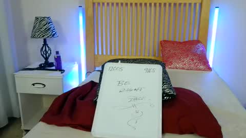 Snapshot of kimmitay chatting on October 22, 7:35 pm Kimmi Taylor online show from October 22, 7:35 pm