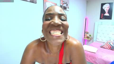 Snapshot of kimmturner chatting on May 18, 12:44 pm Kim online show from May 18, 12:44 pm