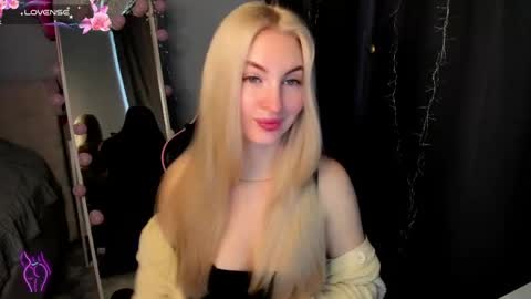 kimmy1_powell online show from April 19, 1:49 am