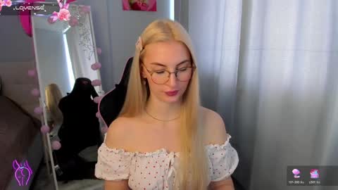kimmy1_powell online show from May 26, 5:14 am