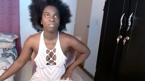 Snapshot of kimmy94192 chatting on December 4, 10:13 am kimmy94192 online show from December 4, 10:13 am