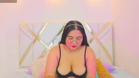Kimmy  online show from May 27, 12:35 pm