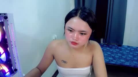 kim ejara online show from March 8, 1:25 am