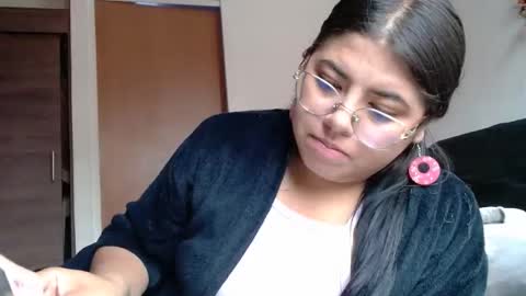 Kimmy online show from March 11, 5:13 pm