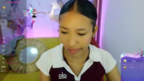 kimmy_m_ online show from June 17, 2:18 pm