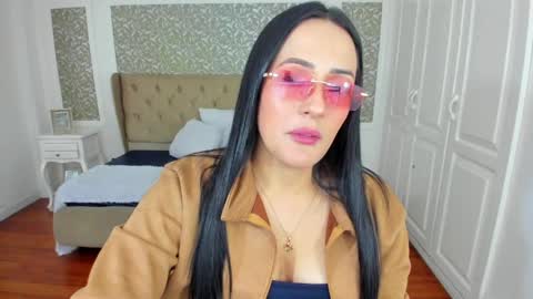 Kim online show from May 19, 7:20 pm