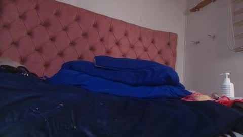 Snapshot of king_bella_ chatting on January 14, 9:13 am Bella online show from January 14, 9:13 am