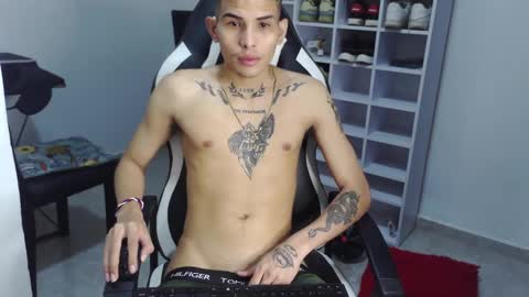 Snapshot of king_bryan19 chatting on December 10, 7:11 pm bryan online show from December 10, 7:11 pm