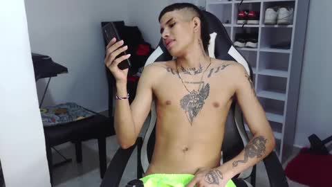 Snapshot of king_bryan19 chatting on December 14, 9:45 pm bryan online show from December 14, 9:45 pm