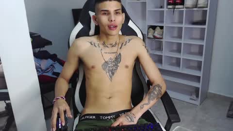 Snapshot of king_bryan19 chatting on December 23, 7:09 pm bryan online show from December 23, 7:09 pm