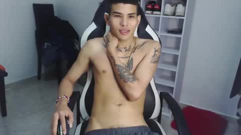 Snapshot of king_bryan19 chatting on January 4, 8:16 pm bryan online show from January 4, 8:16 pm