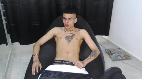 Snapshot of king_bryan19 chatting on March 9, 12:21 am bryan online show from March 9, 12:21 am