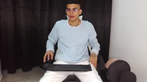 Snapshot of king_bryan19 chatting on March 9, 5:33 am bryan online show from March 9, 5:33 am