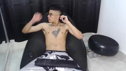 Snapshot of king_bryan19 chatting on March 9, 7:37 pm bryan online show from March 9, 7:37 pm