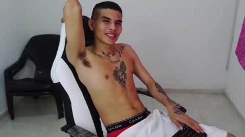 Snapshot of king_bryan19 chatting on September 13, 7:13 pm bryan online show from September 13, 7:13 pm