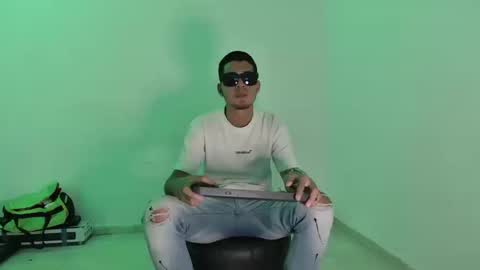 Snapshot of king_bryan19 chatting on October 16, 10:55 pm bryan online show from October 16, 10:55 pm
