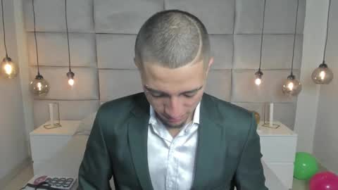 Snapshot of king_dante_ chatting on December 28, 8:58 pm King Dante online show from December 28, 8:58 pm