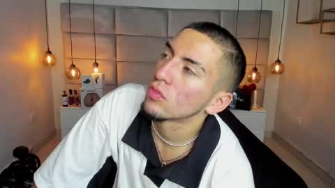 Snapshot of king_dante_ chatting on February 25, 8:09 pm King Dante online show from February 25, 8:09 pm