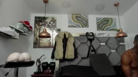 Snapshot of king_fitt_ chatting on January 28, 5:14 pm HOT MEN BLACK online show from January 28, 5:14 pm