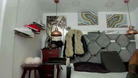 Snapshot of king_fitt_ chatting on February 9, 3:23 pm HOT MEN BLACK online show from February 9, 3:23 pm