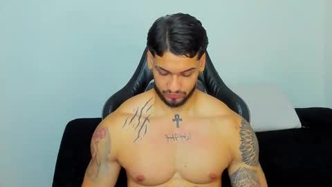 king_of_kings__ online show from January 17, 9:40 pm