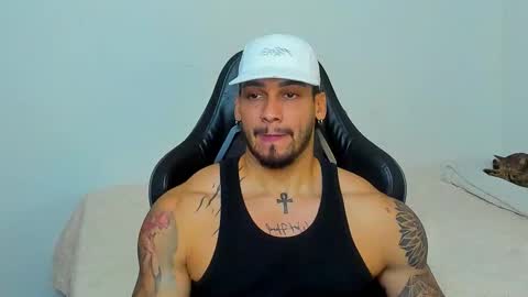 king_of_kings__ online show from February 24, 8:07 pm