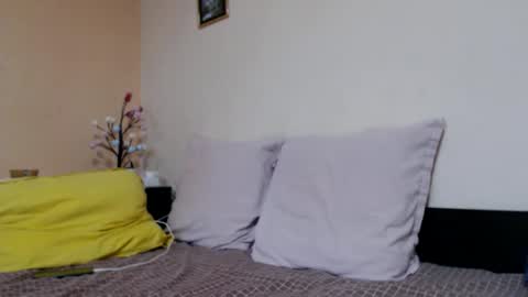 Snapshot of kingandprincess chatting on September 11, 3:01 pm sexysexyhotwetpinkredpussy online show from September 11, 3:01 pm