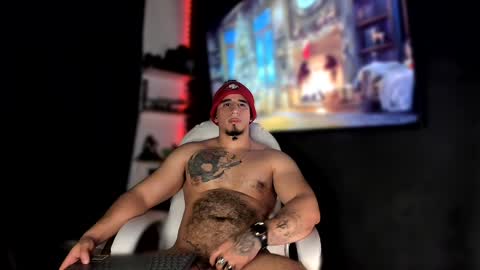 Snapshot of kingbear777 chatting on December 28, 12:13 pm King Bear online show from December 28, 12:13 pm