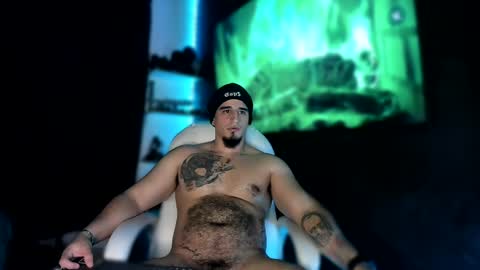 Snapshot of kingbear777 chatting on December 29, 1:13 am King Bear online show from December 29, 1:13 am