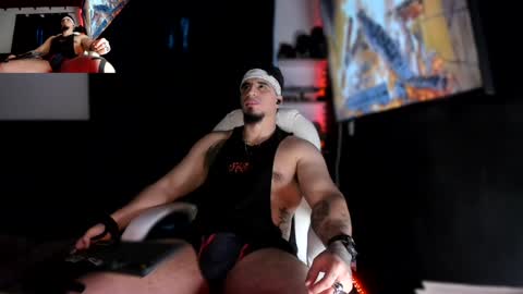 Snapshot of kingbear777 chatting on January 27, 12:22 am King Bear online show from January 27, 12:22 am