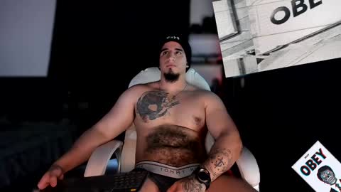 Snapshot of kingbear777 chatting on February 2, 8:02 am King Bear online show from February 2, 8:02 am