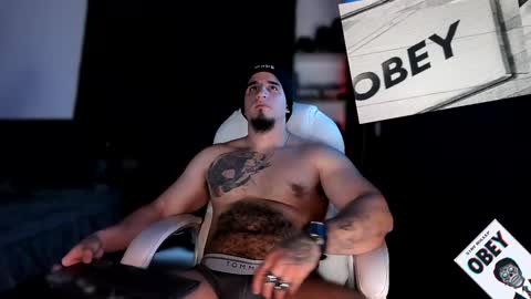 Snapshot of kingbear777 chatting on February 5, 1:04 am King Bear online show from February 5, 1:04 am