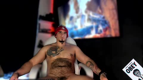 Snapshot of kingbear777 chatting on February 7, 7:38 pm King Bear online show from February 7, 7:38 pm