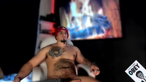 Snapshot of kingbear777 chatting on February 8, 3:41 am King Bear online show from February 8, 3:41 am