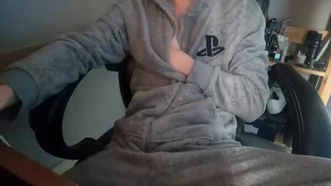 Snapshot of kingcharlez_04 chatting on October 26, 12:33 pm kingcharlez_04 online show from October 26, 12:33 pm