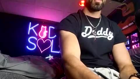 Snapshot of kingdaddysayless chatting on October 22, 9:58 pm kingdaddysayless online show from October 22, 9:58 pm
