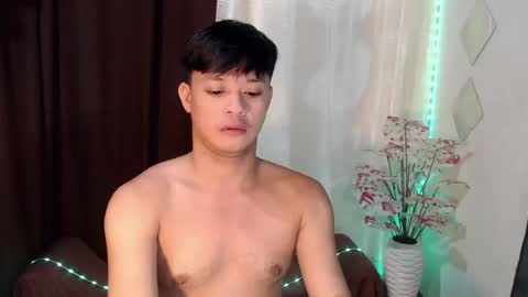 Snapshot of kingdomcum96 chatting on July 8, 10:25 pm kingdomcum96 online show from July 8, 10:25 pm