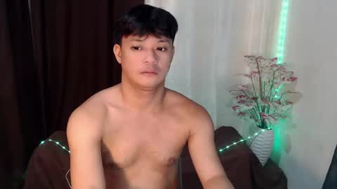 Snapshot of kingdomcum96 chatting on July 16, 11:11 pm kingdomcum96 online show from July 16, 11:11 pm