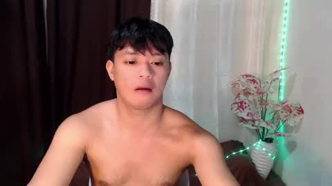 Snapshot of kingdomcum96 chatting on July 23, 10:51 pm kingdomcum96 online show from July 23, 10:51 pm