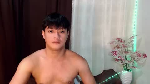 Snapshot of kingdomcum96 chatting on July 31, 8:08 pm kingdomcum96 online show from July 31, 8:08 pm