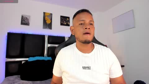 kingg_jay online show from May 3, 12:11 pm