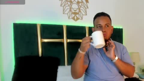 kingg_jay online show from May 13, 11:51 am