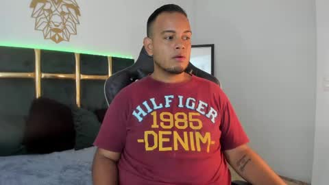 kingg_jay online show from May 29, 11:52 am