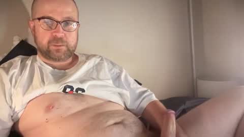 Snapshot of kingsizetease chatting on July 10, 10:51 am kingsizetease online show from July 10, 10:51 am
