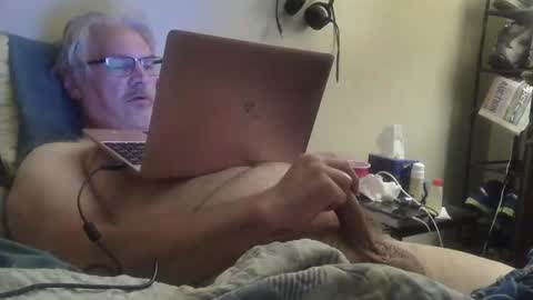 kingtongue10 online show from May 1, 6:40 am
