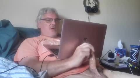 kingtongue10 online show from May 10, 2:55 pm