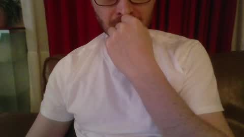 Snapshot of kinksubbydubby chatting on March 20, 11:31 pm kinksubbydubby online show from March 20, 11:31 pm